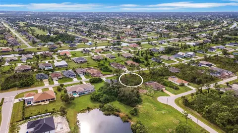 208 Antis Dr, Rotonda West, FL 33947