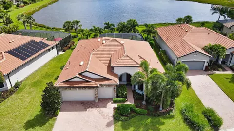 5927 Snowy Egret Dr, Sarasota, FL 34238