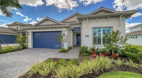 8213 Redonda Loop, Lakewood Ranch, FL 34202
