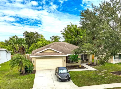 4025 Banbury Cir, Parrish, FL 34219
