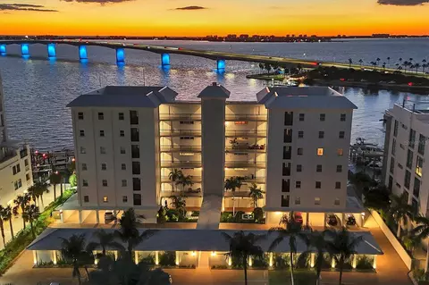 226 Golden Gate Pt #33, Sarasota, FL 34236