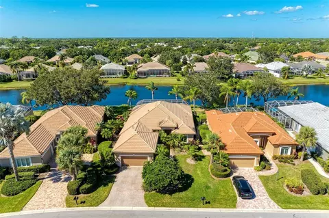 5240 97th St E, Bradenton, FL 34211