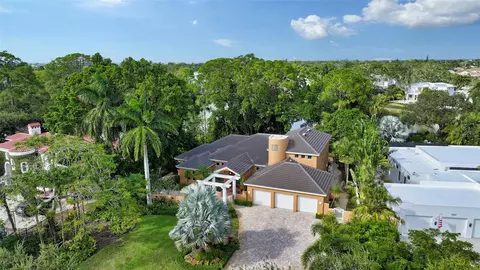 1615 S Lake Shore Dr, Sarasota, FL 34231