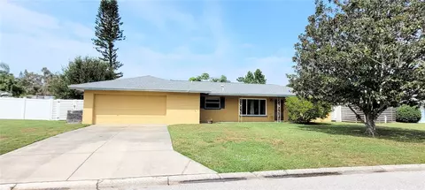 2914 Satsuma Dr, Sarasota, FL 34239