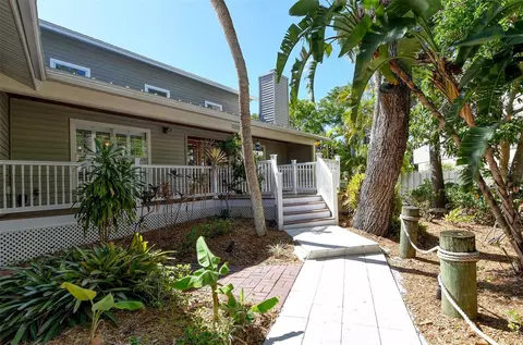 5162 Siesta Woods Dr, Sarasota, FL 34242