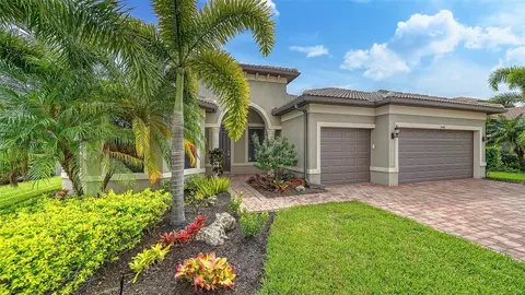 5448 Sundew Dr, Sarasota, FL 34238