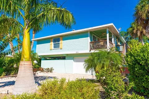 304 58th St #A, Holmes Beach, FL 34217