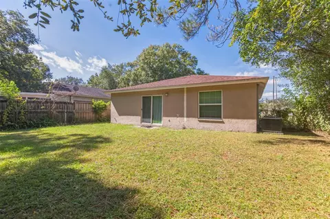 11109 N 50th St, Tampa, FL 33617