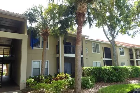 4061 Crockers Lake Blvd #24, Sarasota, FL 34238