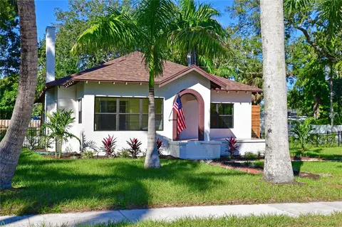 302 24th St W, Bradenton, FL 34205