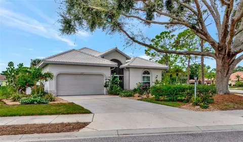 2319 Falcon Trace Ln, Nokomis, FL 34275