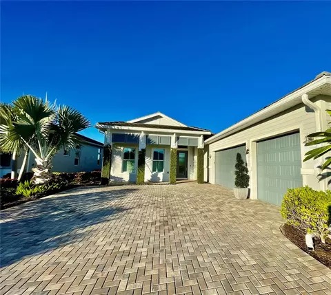 17618 Azul Dr, Bradenton, FL 34202