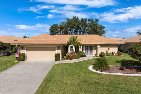 3176 E Village Dr, Venice, FL 34293