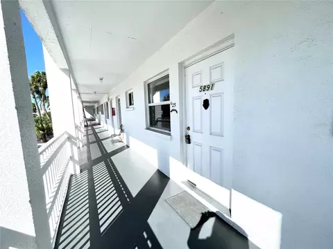 5891 Todd St #E25, Bradenton, FL 34207