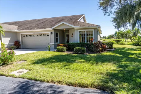 1707 Fairway Oaks Dr, Palmetto, FL 34221