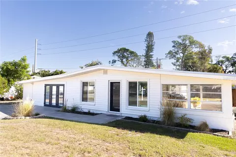 8717 Peggy Ave, Sarasota, FL 34231