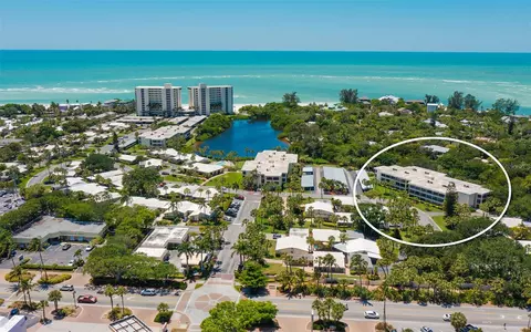 225 Hourglass Way #307, Sarasota, FL 34242