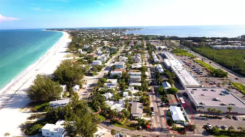 3201 6th Ave, Holmes Beach, FL 34217