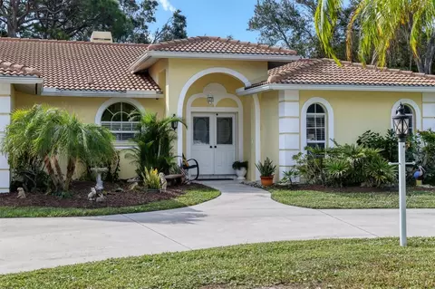 332 Monet Dr, Nokomis, FL 34275