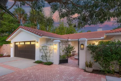 4909 Featherbed Ln, Sarasota, FL 34242