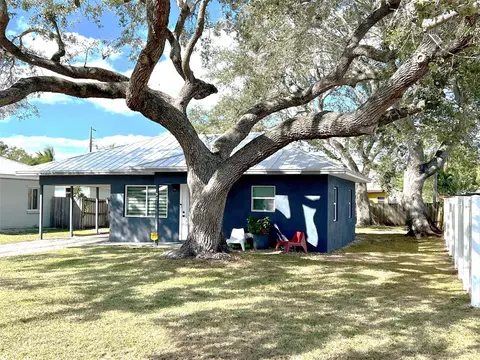 3211 Yorktown St, Sarasota, FL 34231
