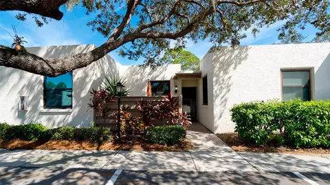325 Springdale Dr, Bradenton, FL 34210