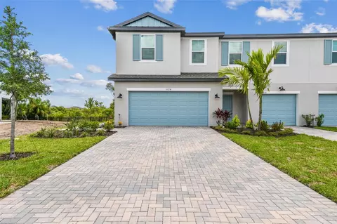 5724 Tripoli Dr, Palmetto, FL 34221