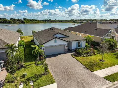 5914 Trevesta Pl, Palmetto, FL 34221