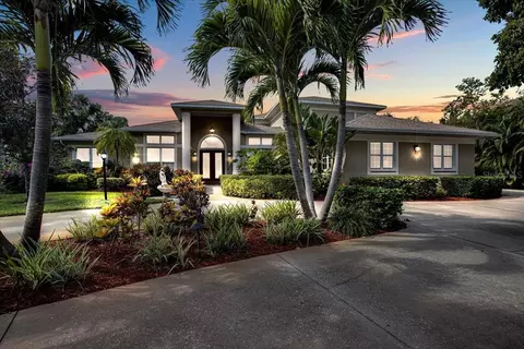2405 87th St NW, Bradenton, FL 34209