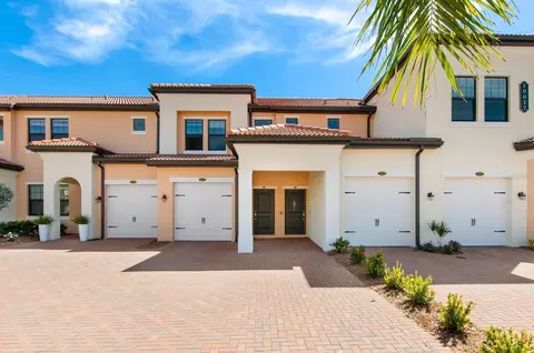 10027 Crooked Creek Dr #202, Venice, FL 34293
