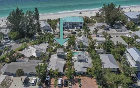 3206 6th Ave #9, Holmes Beach, FL 34217