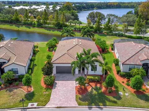 6884 Willowshire Way, Bradenton, FL 34212
