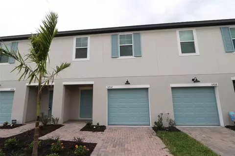 5712 Tripoli Dr, Palmetto, FL 34221