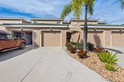 6586 7th Avenue Cir W, Bradenton, FL 34209