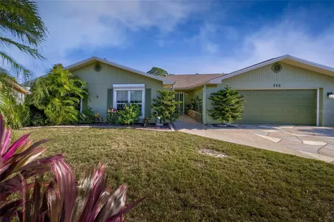 229 Amesbury Cir, Sun City Center, FL 33573