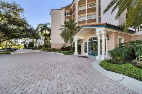 5440 Eagles Point Cir #105, Sarasota, FL 34231