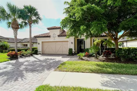 2409 Vaccaro Dr, Sarasota, FL 34231