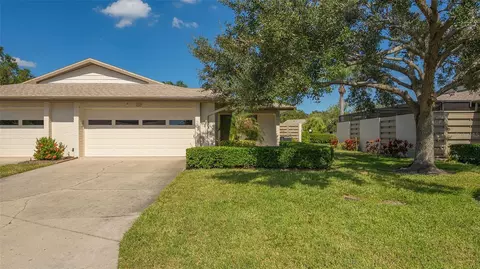 5757 Lake Breeze Ct #16, Sarasota, FL 34233