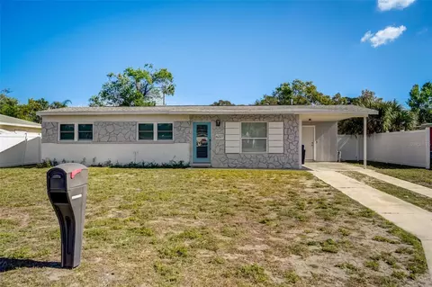 6227 Columbia Dr, Bradenton, FL 34207