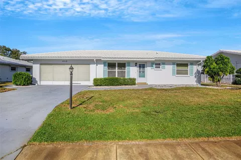1313 Bottlebrush Dr, Bradenton, FL 34208
