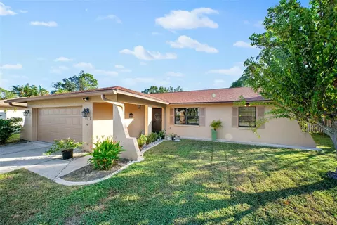 912 Cypress Wood Ln, Sarasota, FL 34243