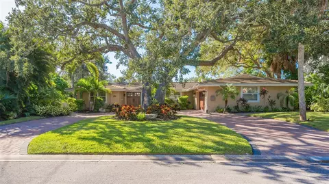 638 Waterside Way, Sarasota, FL 34242