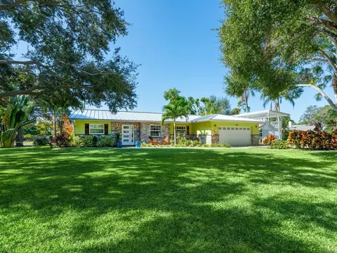 7472 Broughton St, Sarasota, FL 34243