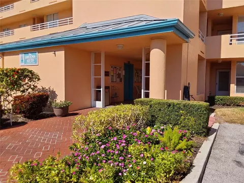 4570 Pinebrook Cir #106, Bradenton, FL 34209
