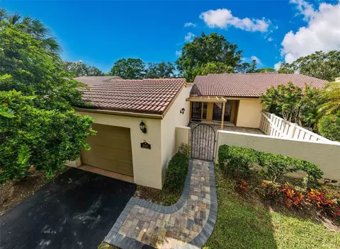 6404 Sun Eagle Ln, Bradenton, FL 34210