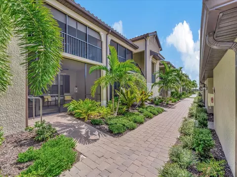 5711 Palmer Cir #204, Lakewood Ranch, FL 34211