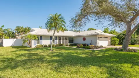 2935 Captiva Way, Sarasota, FL 34231