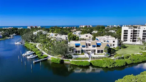 1918 Harbourside Dr #901, Longboat Key, FL 34228