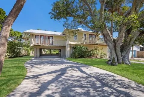 110 Hammock Rd, Anna Maria, FL 34216