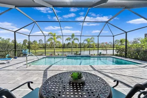 10715 Falling Leaf Ct, Parrish, FL 34219